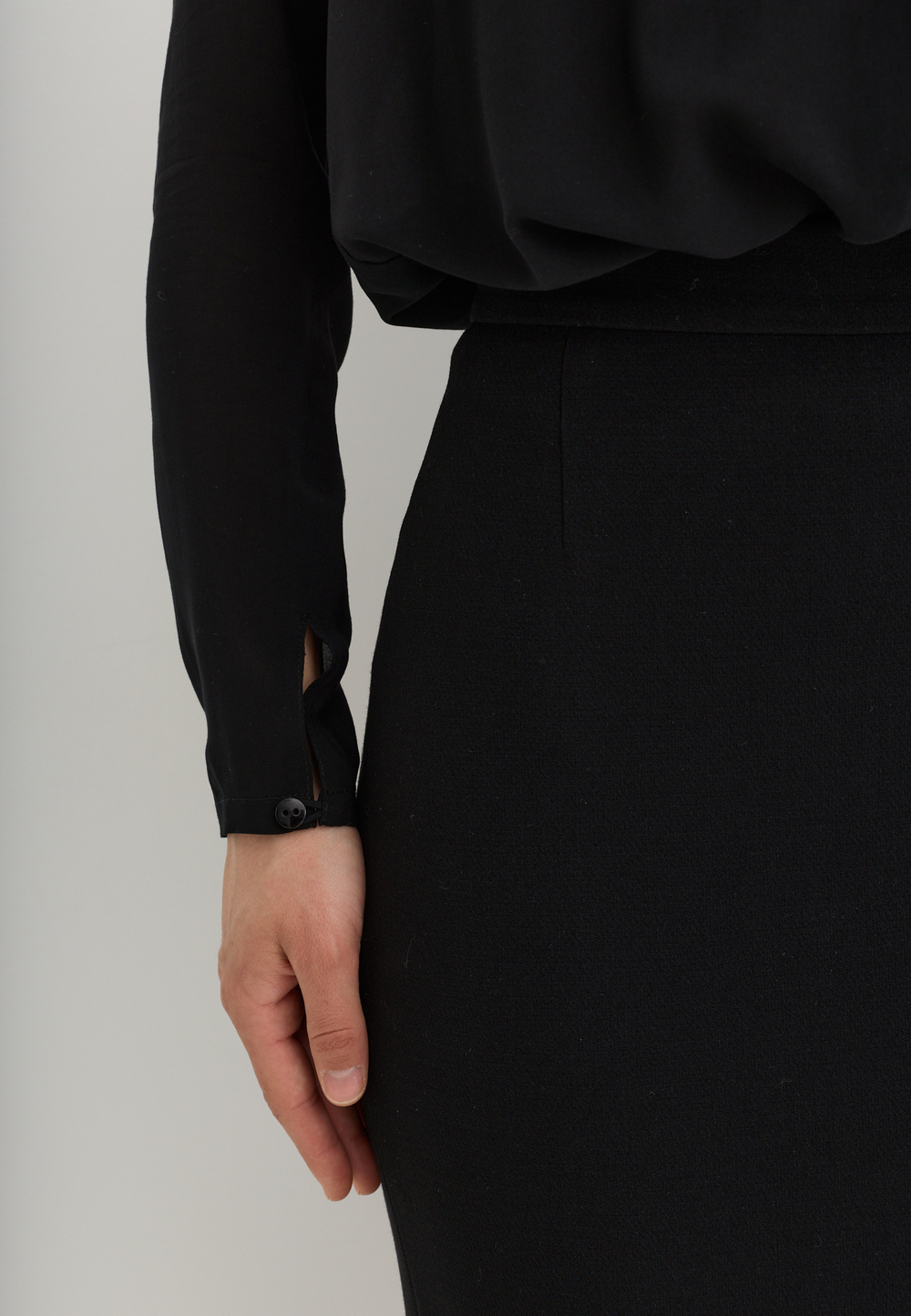 Блуза из вискозы, черная