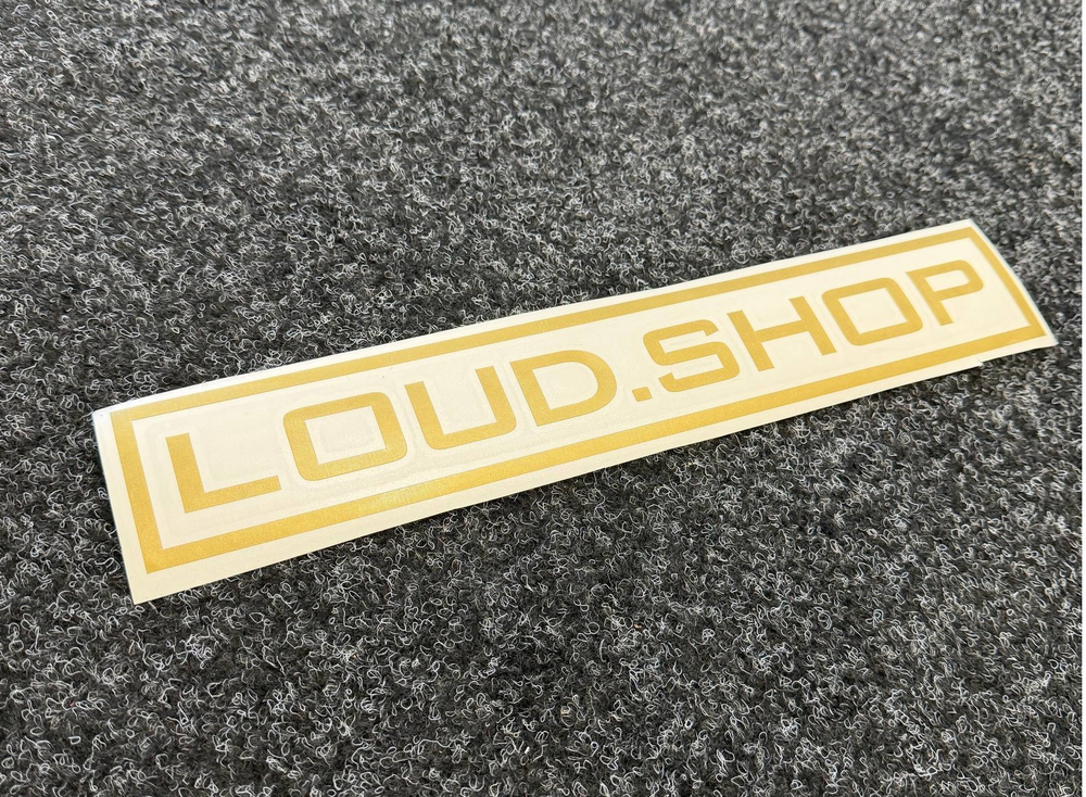 Nalepnica "LOUD.SHOP" (33cm x 5.5cm ; Zlatna boja)