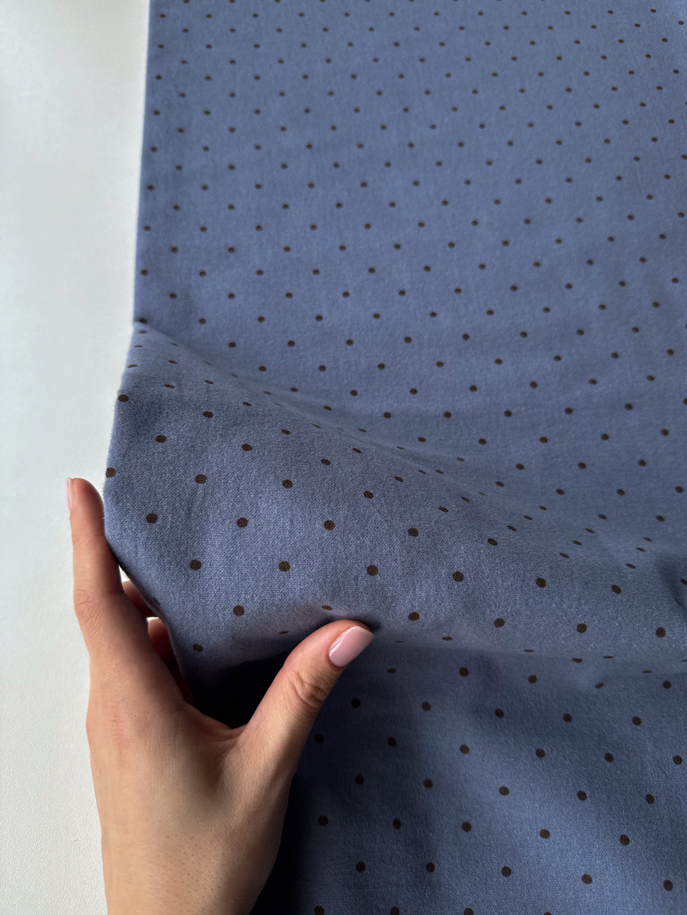 Фланель Чёрный горошек на сизом фоне