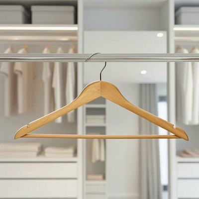 Вешалка деревянная с перекладиной, с антискользящим покрытием