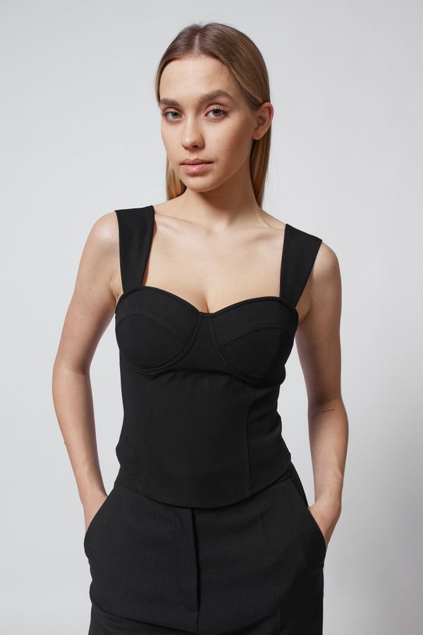 КОРСЕТ С ЧАШКОЙ