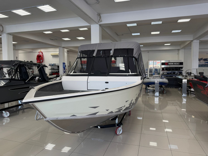 Моторная лодка, ТРИЕРА 540 FISH, белый c Suzuki DF140BTX