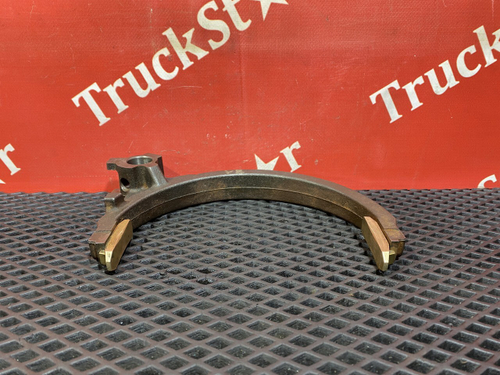 Вилка переключения передач 2020г