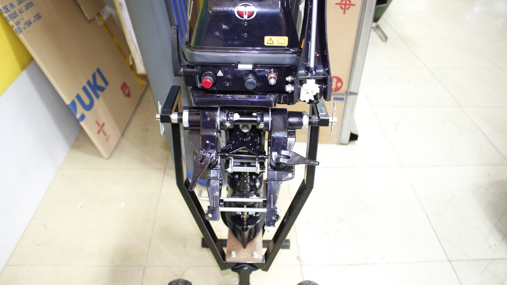 Тележка Y «свободная струбцина» с рукояткой для SUZUKI DF9.9-20