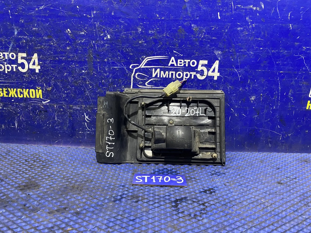 Вставка багажника левая TOYOTA CORONA 1990