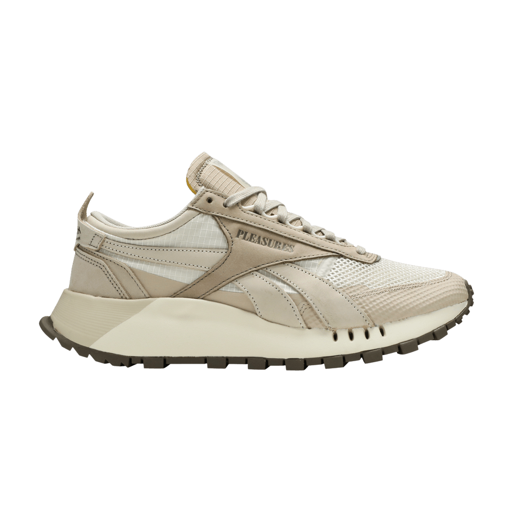 Кроссовки Pleasures X Reebok Classic Leather