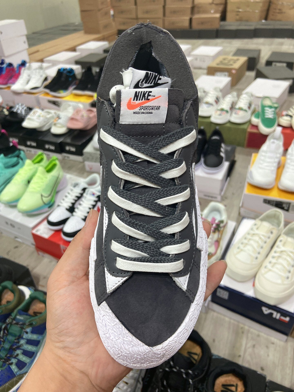 Blazer Low sacai Iron Grey