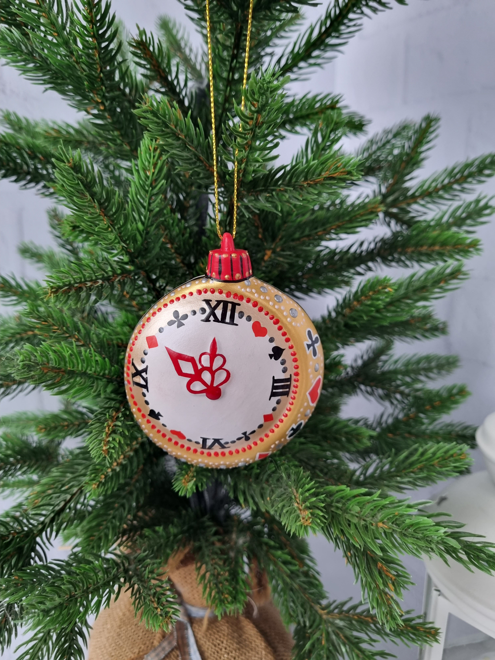 Часы из Алисы ёлочная игрушка из фарфора