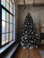 Искусственная черная елка «Торжественная» (Литая хвоя) от 1,8 м до 4 м