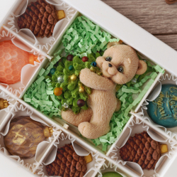 Набор "Мишка с елкой" + 8 конфет