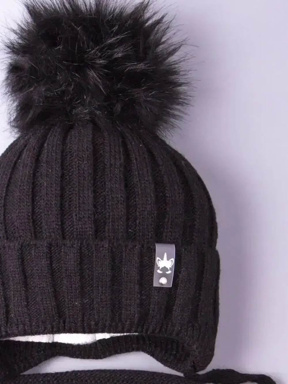 Шапка для девочки зимняя вязаная и снуд