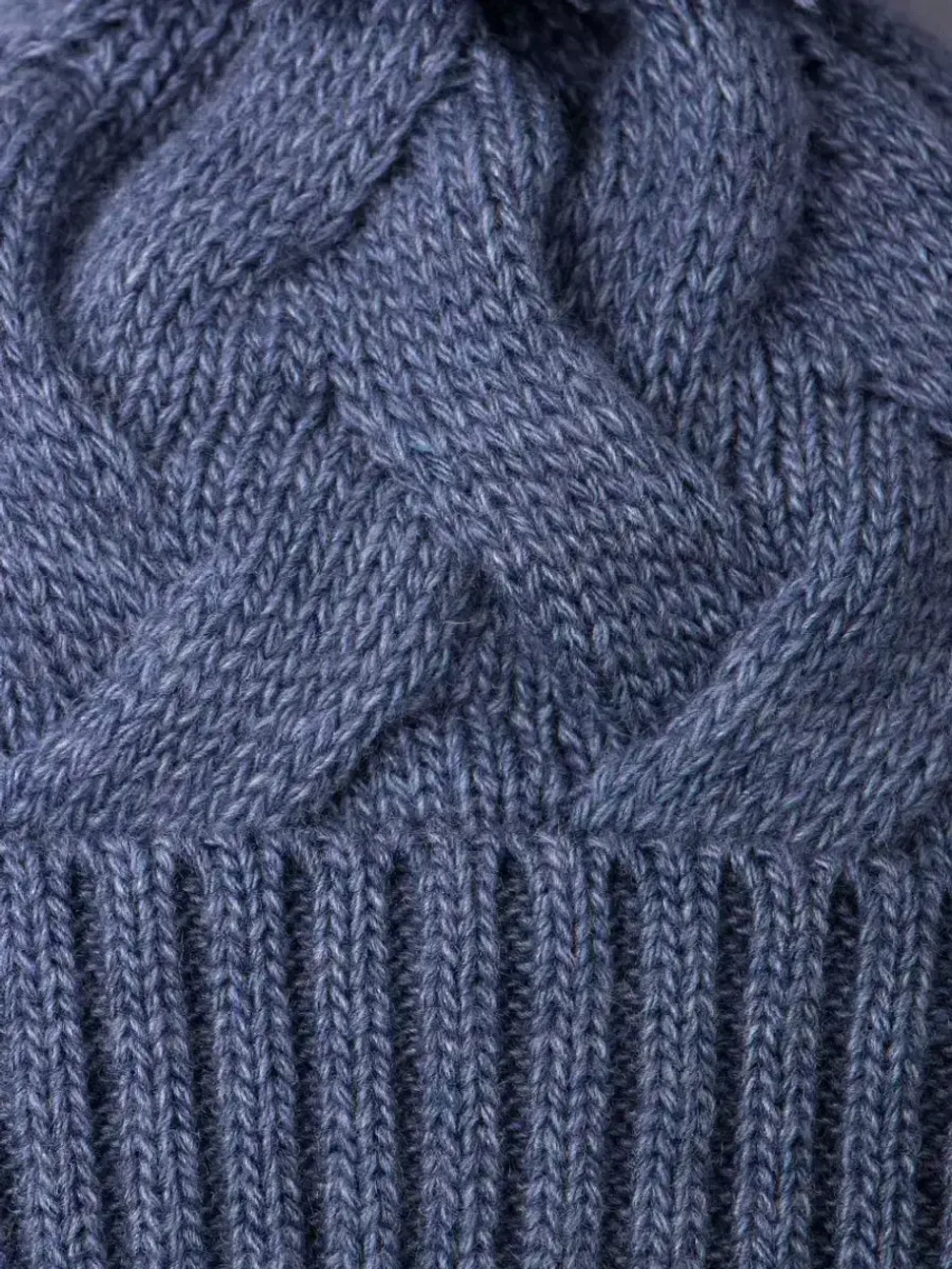 Шапка вязаная демисезонная на завязках для детей