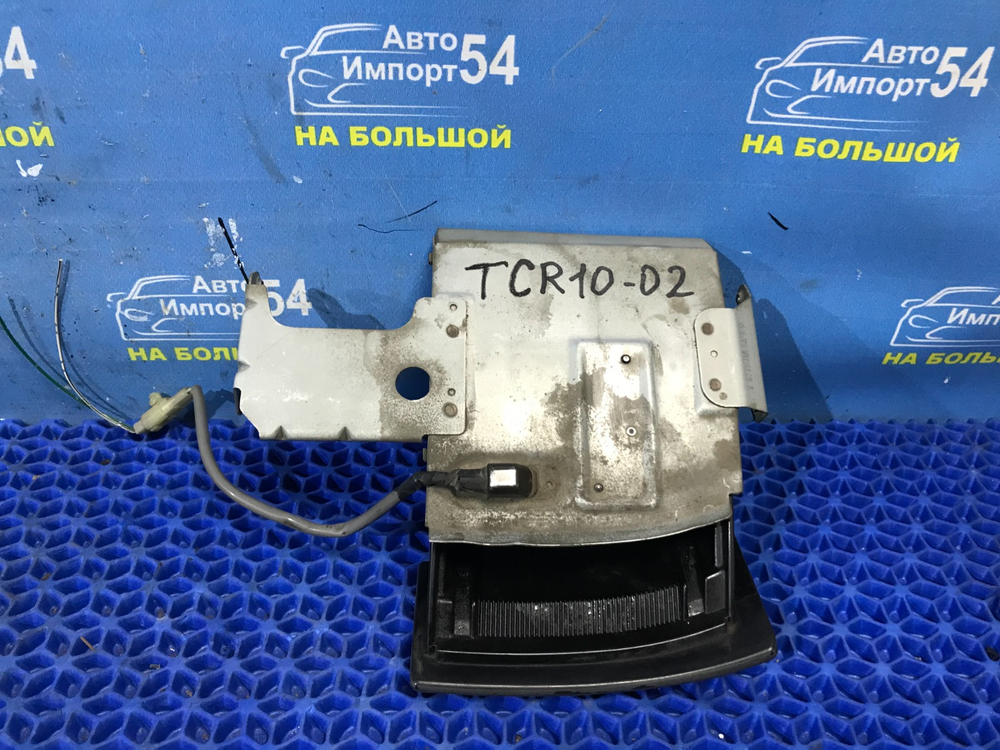 Пепельница TOYOTA ESTIMA 1999