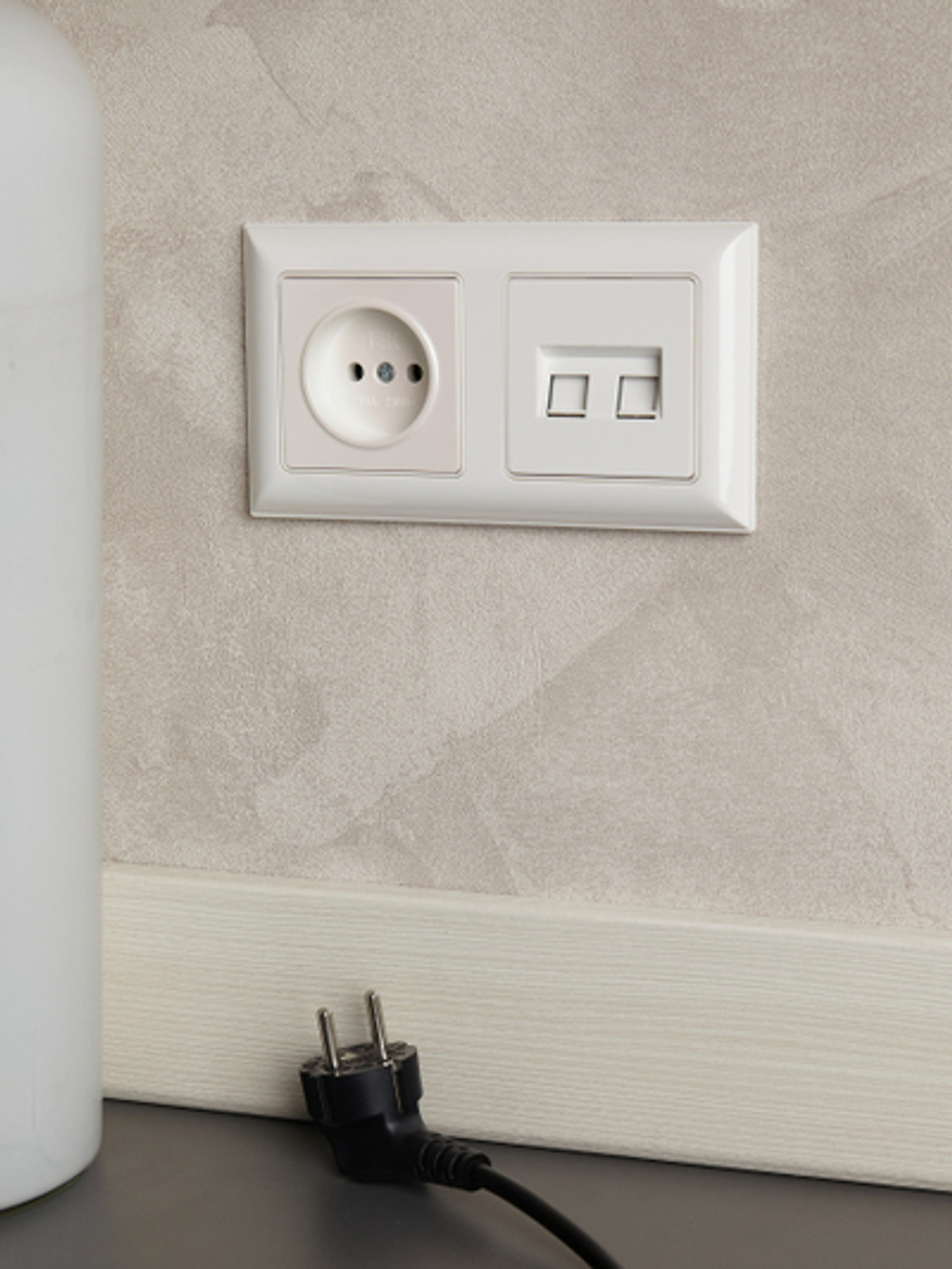 BRITE Розетка компьютерная двойная RJ45 кат.6 РК11-2-БрБ белый IEK