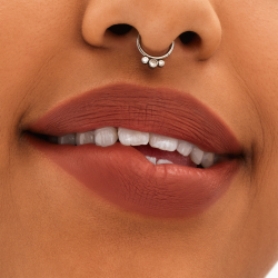 MAC Cosmetics Locked Kiss 24h Lipstick - Стойкая помада с матовым эффектом, 1,8 g