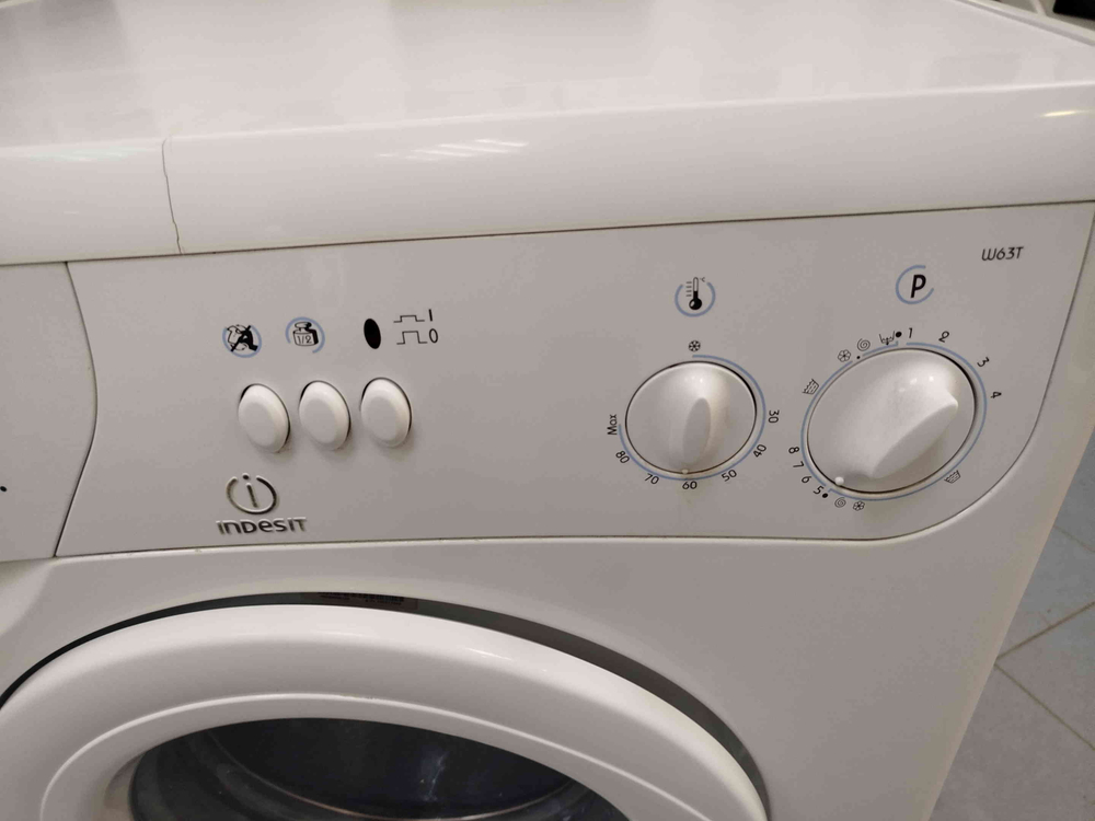 Стиральная машина Indesit W63T 6 кг б/у