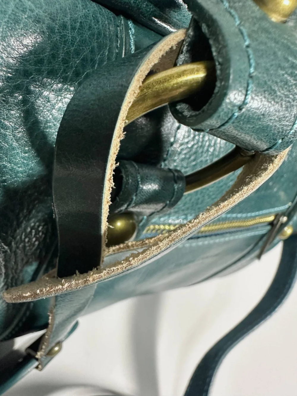 Женская сумка-саквояж из натуральной кожи цвета морской волны