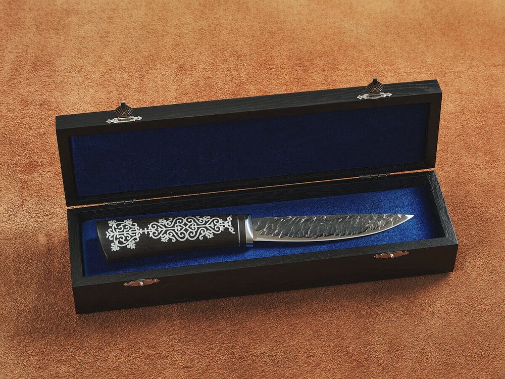 Якутский нож "Амга", сталь Х12МФ, рукоять черный мореный граб / орнамент