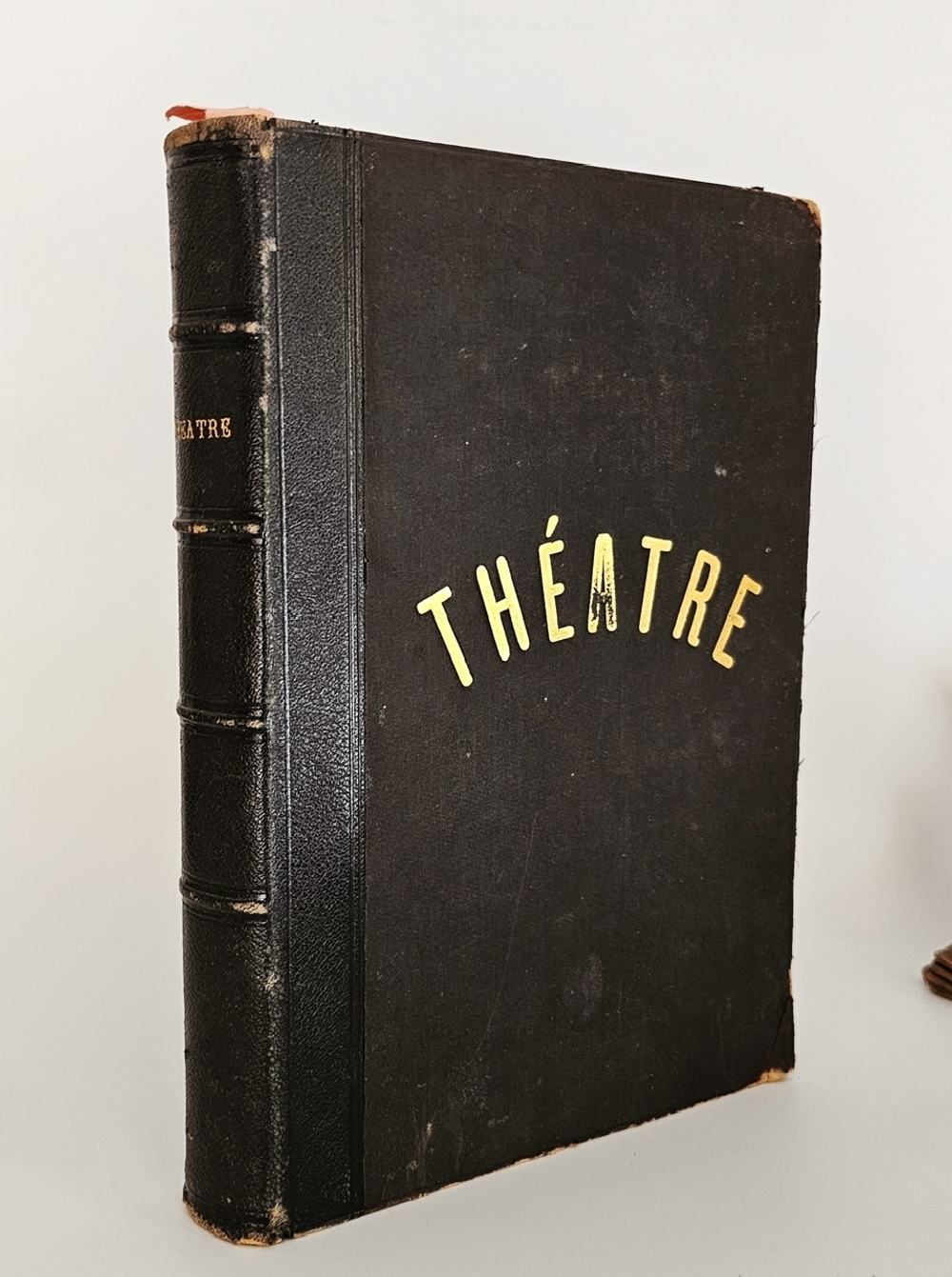 "Театр. La fille de Jorio: tragédie pastorale en 3 actes, de m. Gabrielle dAnnunzio traduite par G. Hérelle". 1905 г.