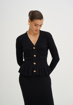 Костюм трикотажный с юбкой черного цвета