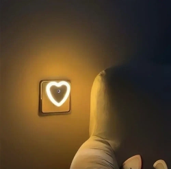 Светодиодный ночник с датчиком света LED, оранжевый с включением от розетки