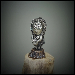 Коллекционная фигурка "Ежик" , биметалл