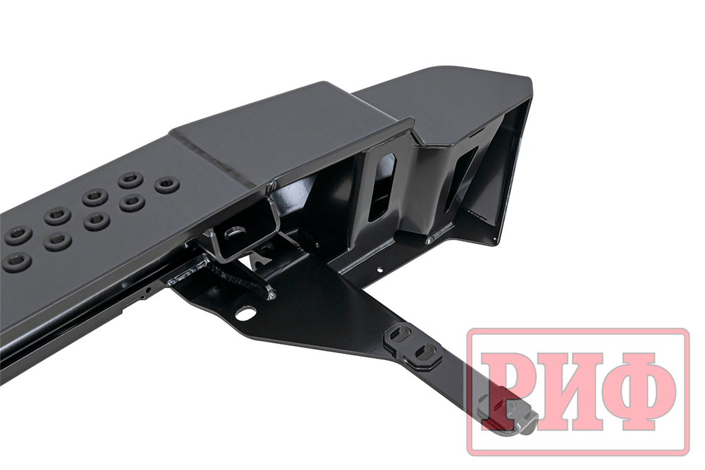 Бампер силовой задний Toyota Land Cruiser 200 2007-2012 с квадратом под фаркоп и фонарями, стандарт РИФ