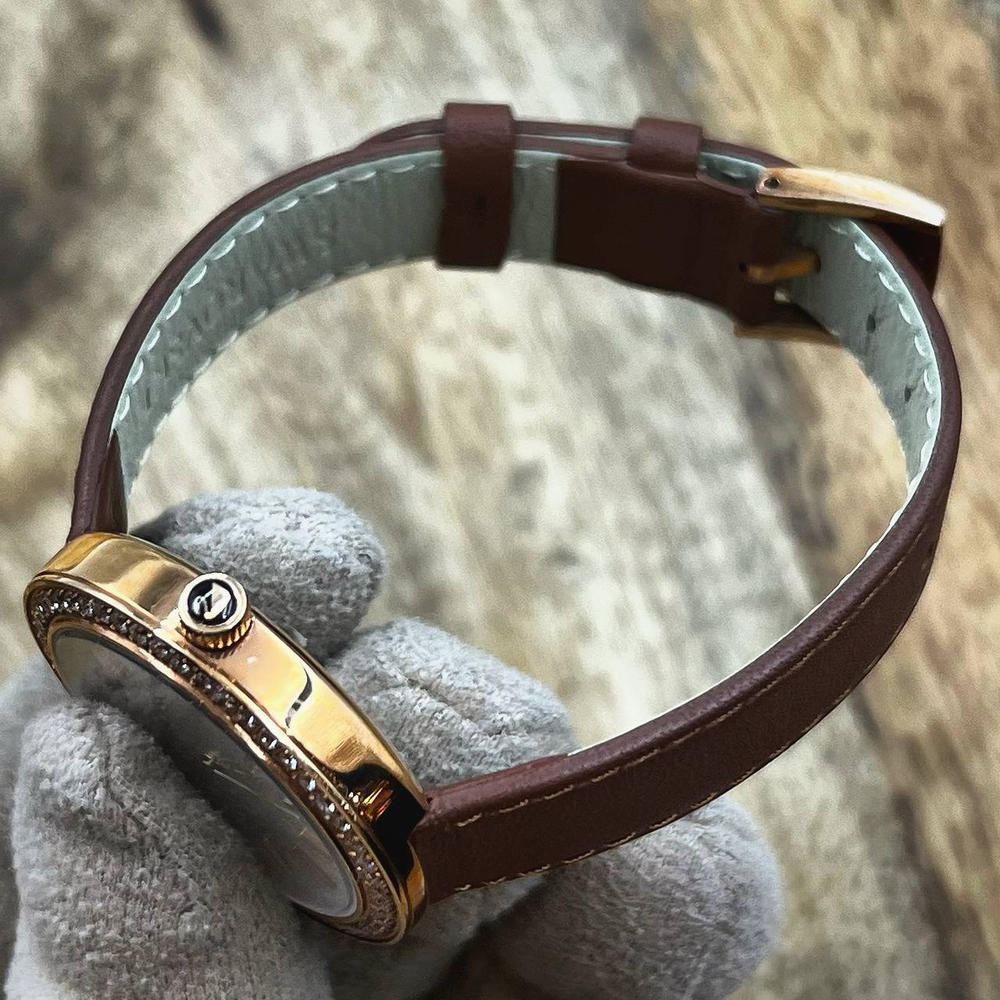 Часы Swarovski