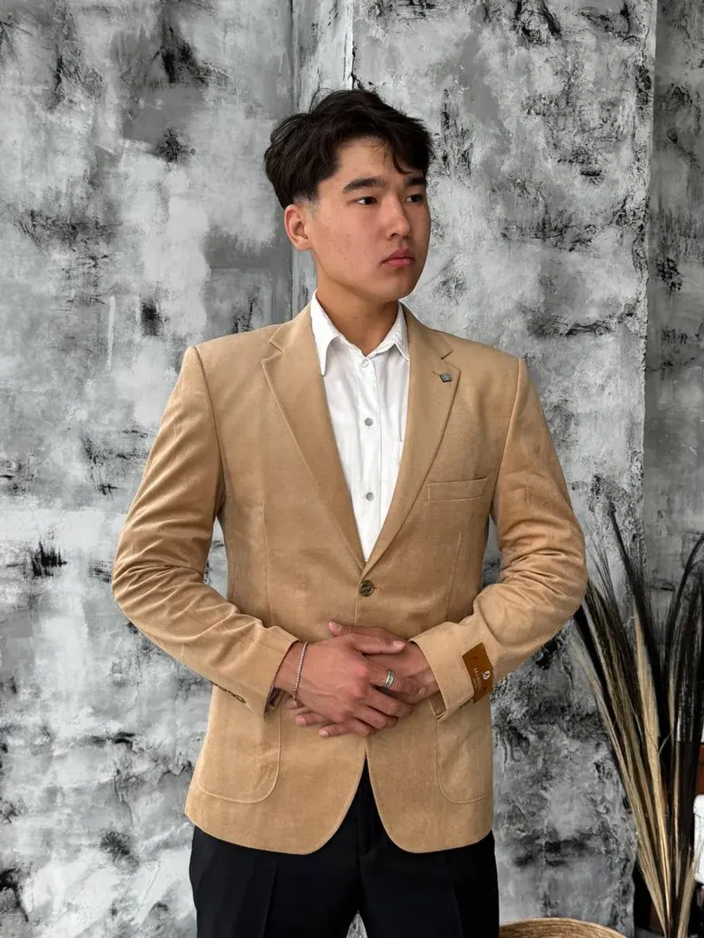 Пиджак мужской классический приталенный