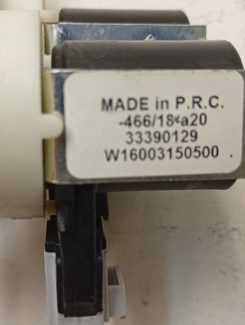 RST703DW кт18 Клапан подачи воды для стиральной машины Ariston, Indesit C00110333 б/у