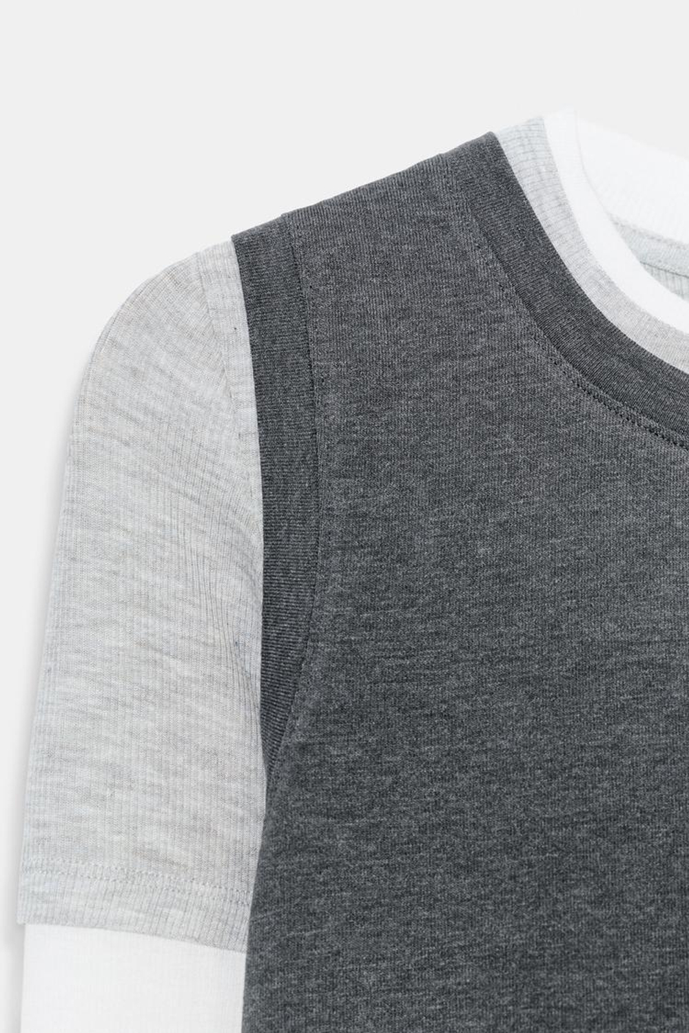 ZARA ФУТБОЛКА С ТРОЙНЫМ ЭФФЕКТОМ, СЕРЫЙ МЕЛАНЖ