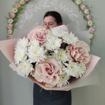 Букет французских роз и хризантем