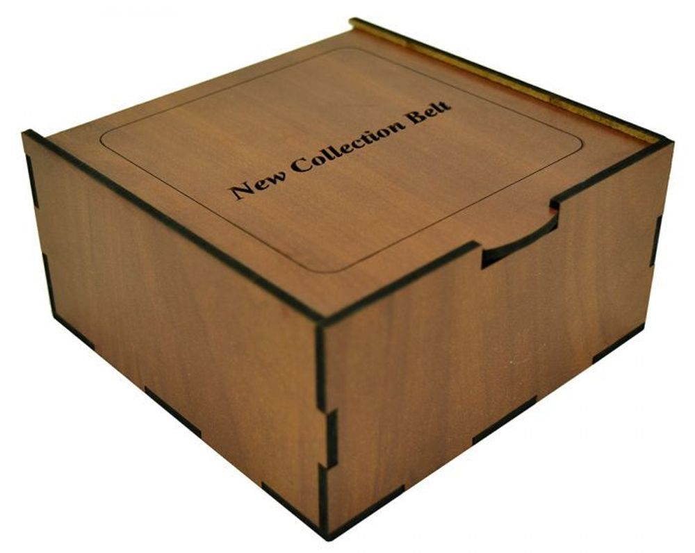 Стильная солидная подарочная коробка для ремня из тонкого ДСП под красное дерево с выдвижной крышкой и выграверованной надписью New Collection Belt 13х13х6 см арт 7042