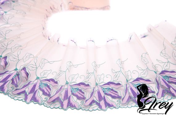 05-78 Вышивка на неэл. сетке 20 см, телесный/ментол/сирень (левая)