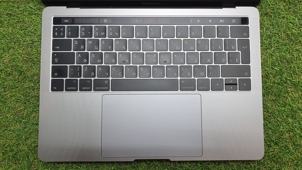MacBook Pro 13 2017 (A1706) i5/8 Gb/Retina