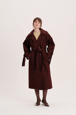 Бордовый тренч