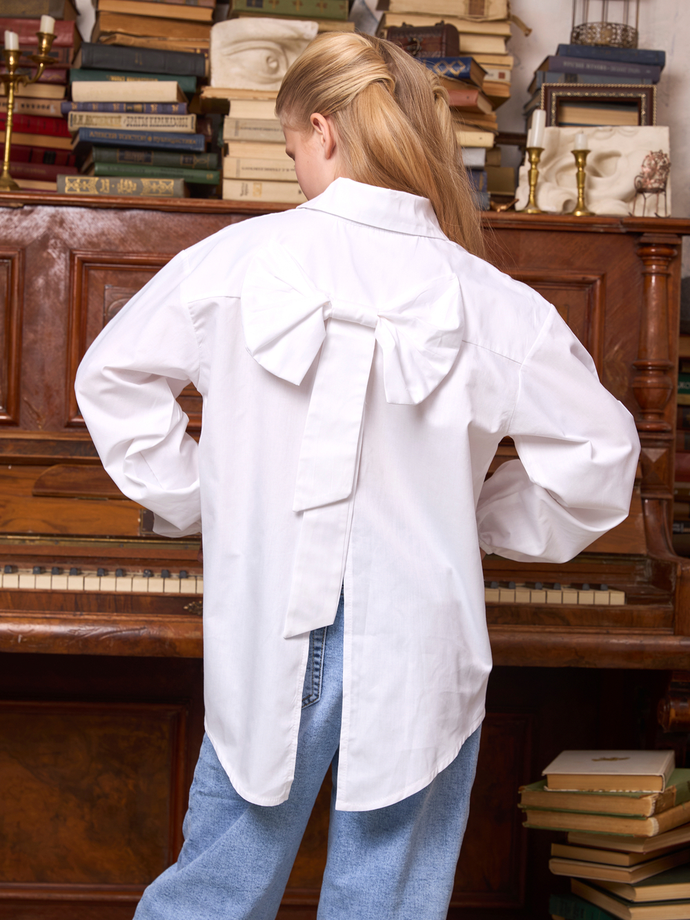 Рубашка для девочки белая с бантом на спине