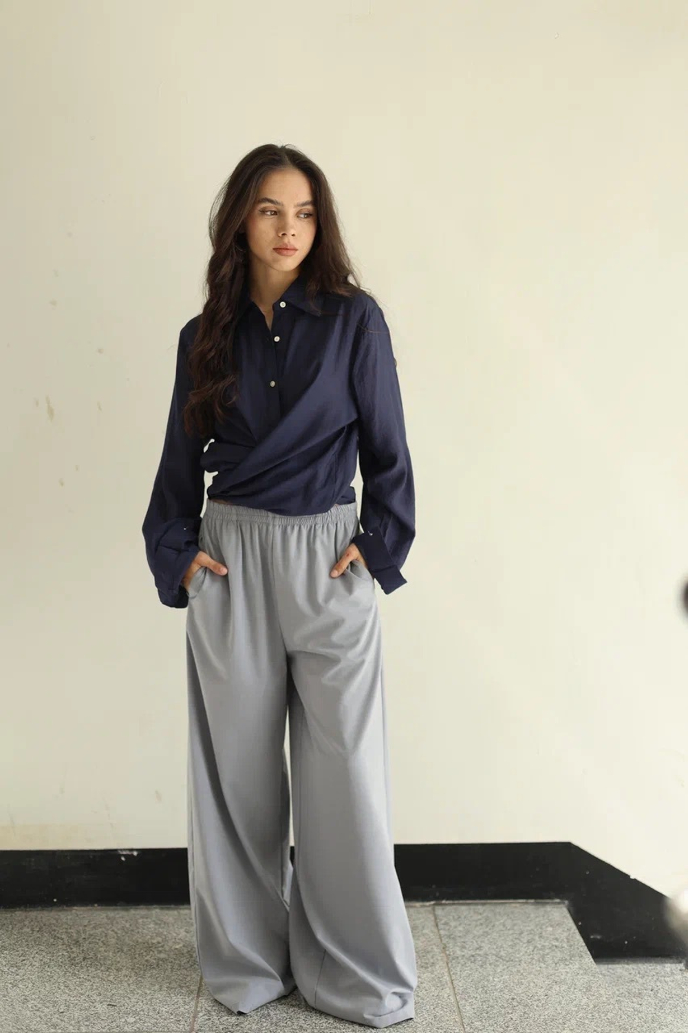 тонкие брюки на резинке