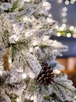 Заснеженная елка с гирляндой встроенной «Saint Paul» (Литая+пвх) от 1,8 м до 3 м