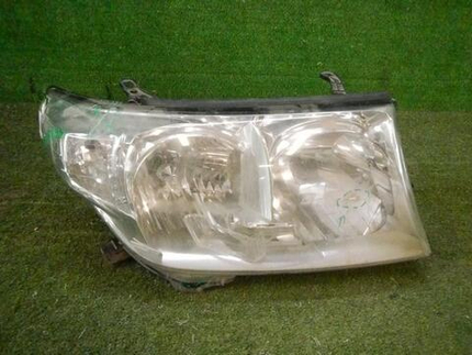 Битая Фара правая Toyota Land Cruiser 200 (2007-2012) галоген