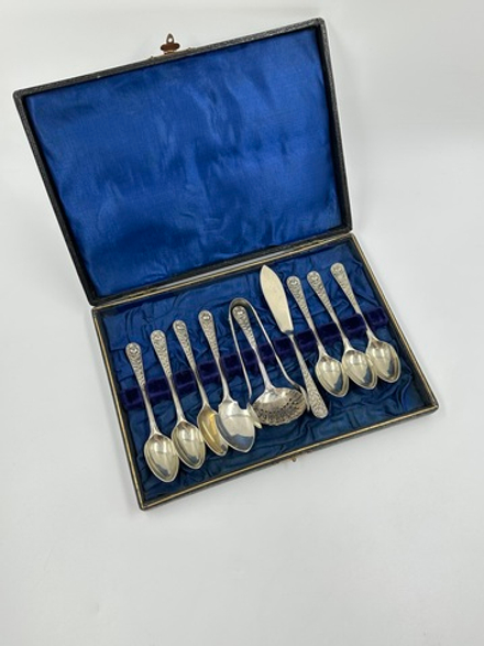 Набор посербренных приборов