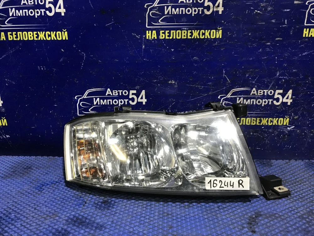 Фара передняя правая NISSAN CEDRIC 1999-2001