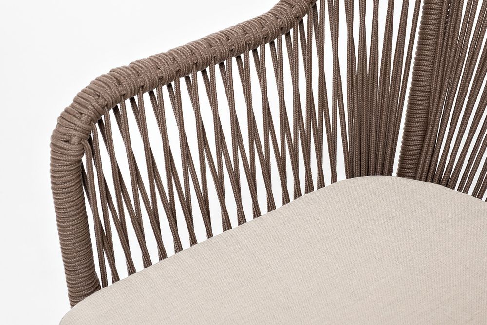 "Лион" стул плетеный из роупа, каркас из стали коричневый (RAL8016) муар, роуп коричневый круглый, ткань бежевая 15052