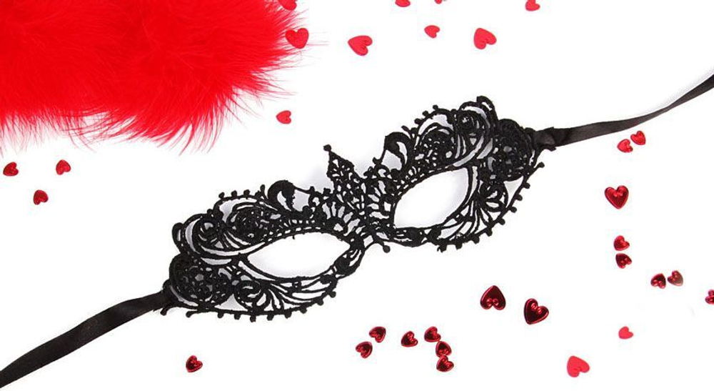 Черная ажурная текстильная маска Кэролин (Цвет: черный)