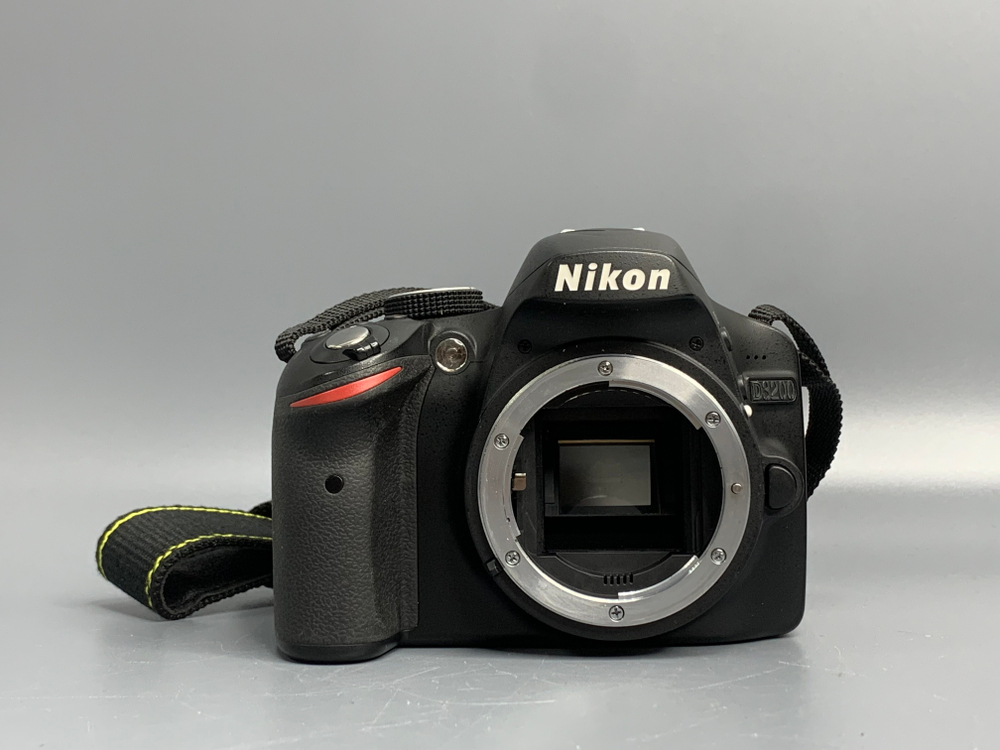 Nikon D3200 kit 18-55mm 12100 кадров