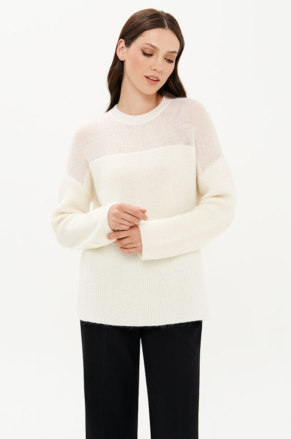 23433 Свитер женский (молочный)