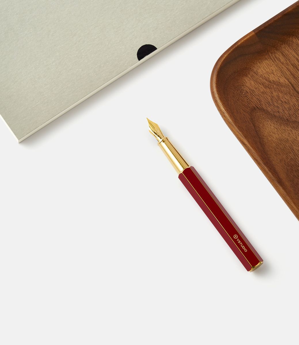 Ystudio Classic Revolve Fountain Pen Red — перьевая ручка из латуни