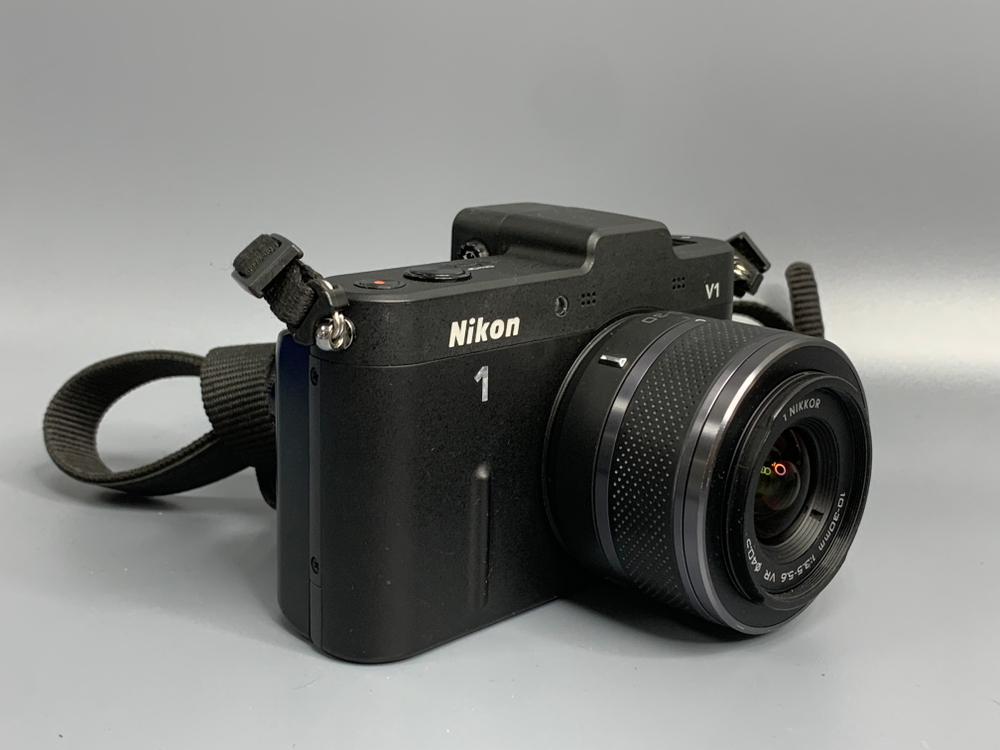 Nikon 1 V1 Kit 10-30mm VR Закрыта диафрагма