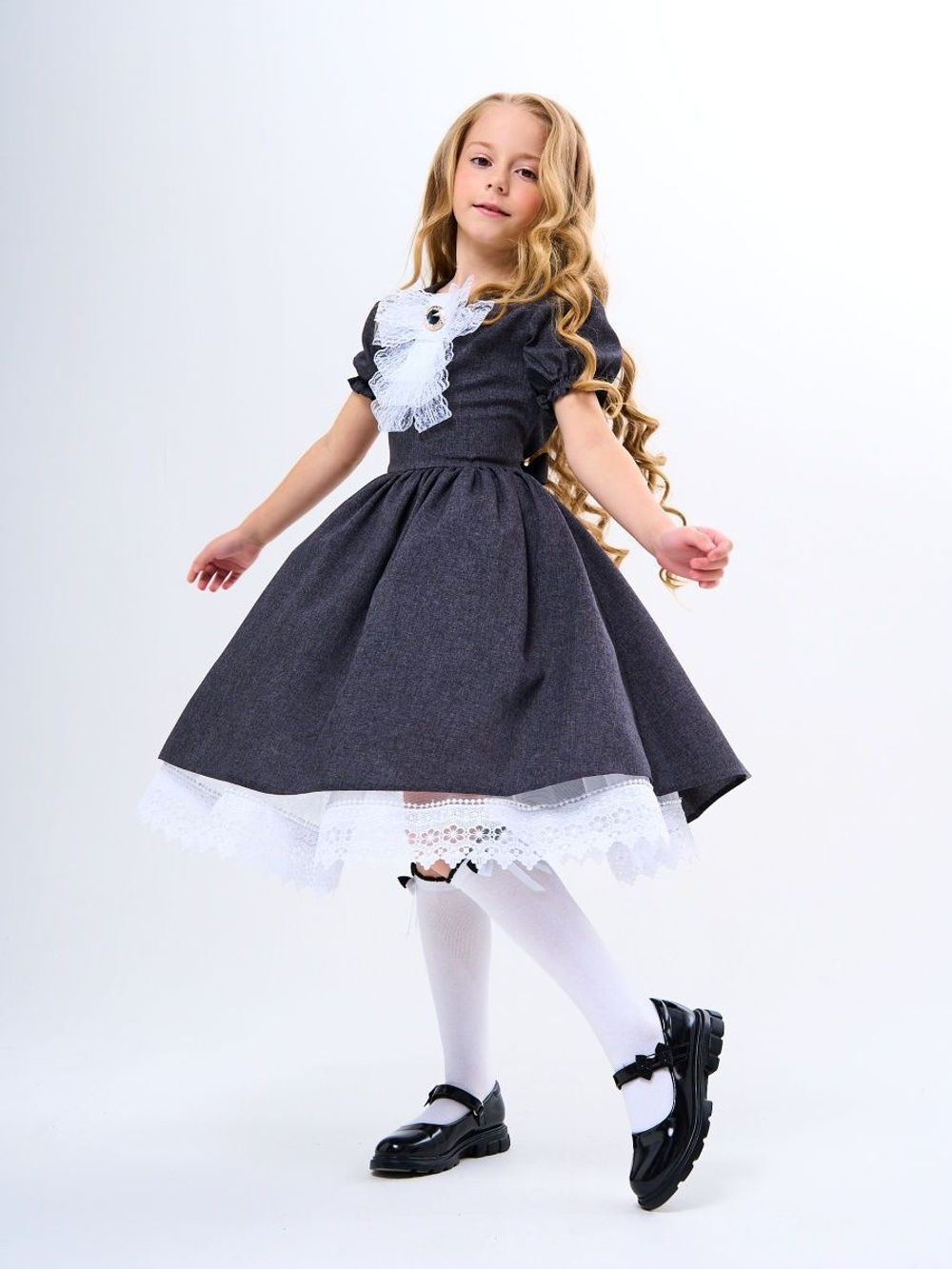 Школьное платье для девочки с кружевом