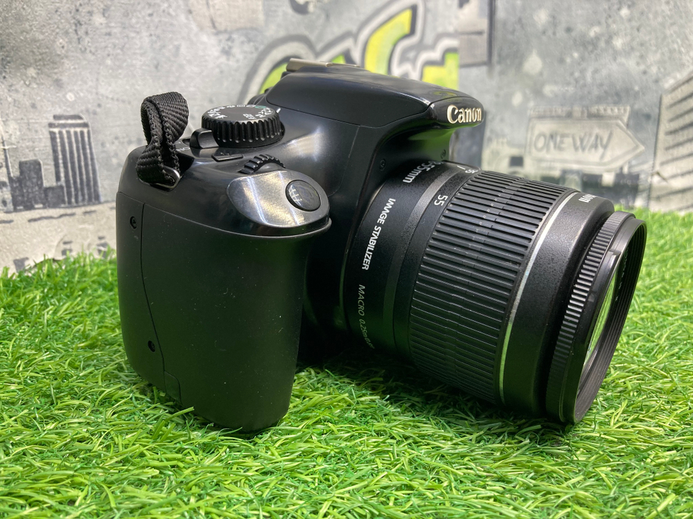 Canon 1100D kit 18-55mm IS ll 38.500 кадров